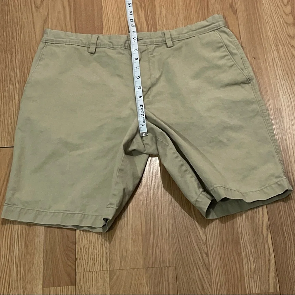 Banana Republic Men’s 33 (34x9) Aiden Chino Shorts Beige Flat Front Mid Rise